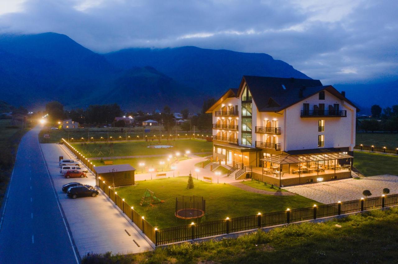 Suatis Resort Kazbegi Extérieur photo